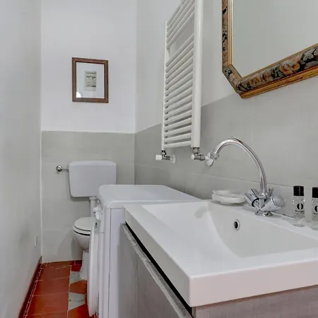Charming Colosseum Apartment Rome