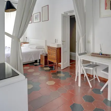 Charming Colosseum Apartment