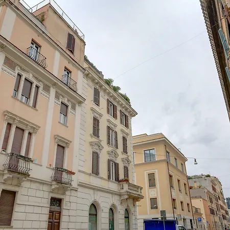 Charming Colosseum * ローマ