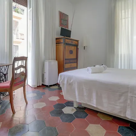 Charming Colosseum アパート