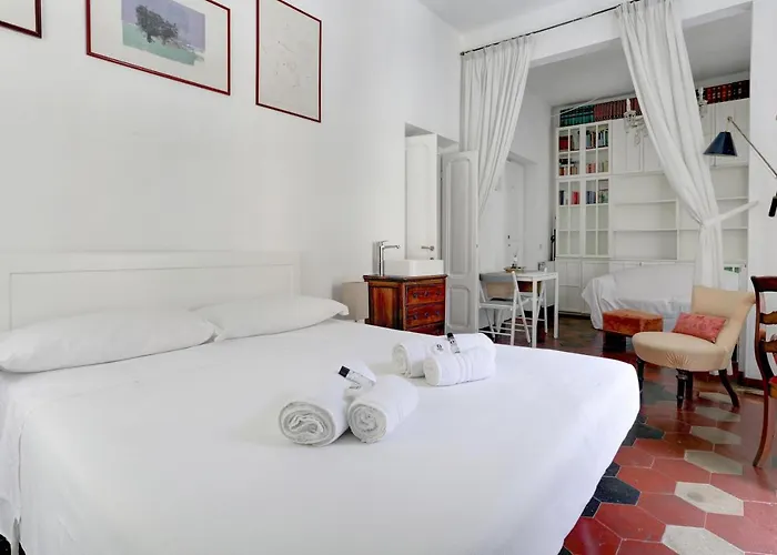 Charming Colosseum アパート *