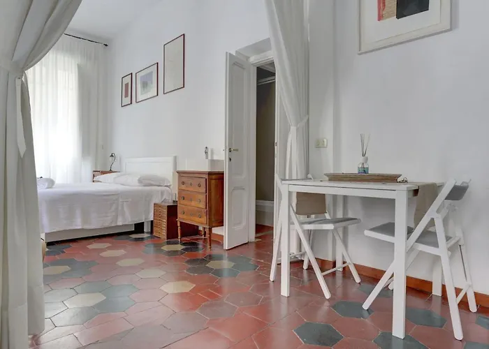 Charming Colosseum アパート *