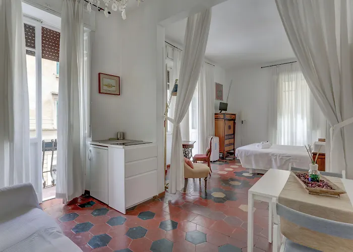 Charming Colosseum アパート ローマ